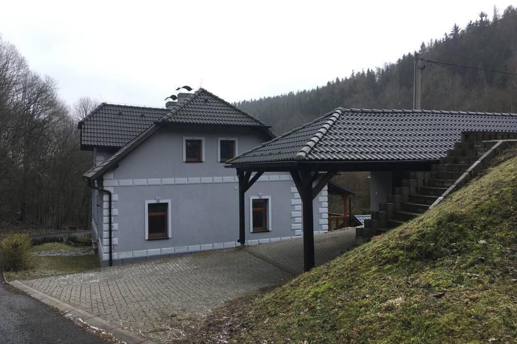 Villa Vykmanov Medenec 外观 照片